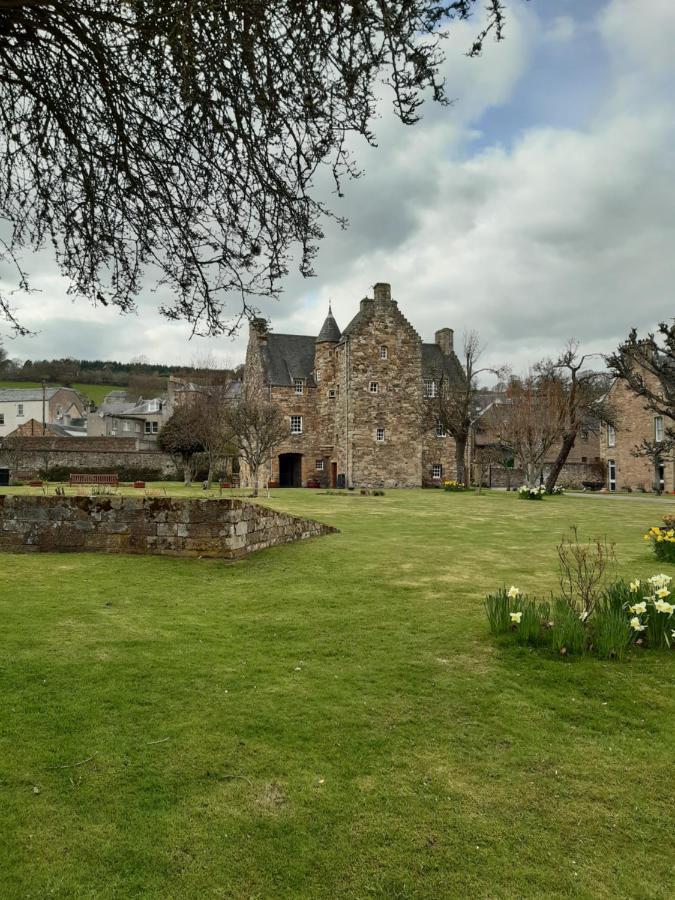 Self Contained Apartment With Amazing Views Jedburgh Exterior photo